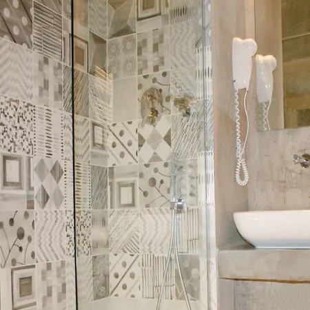 Joss בית הארחה 4*