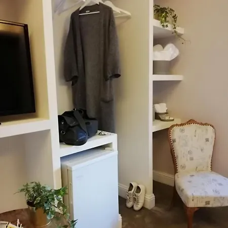 Joss בית הארחה