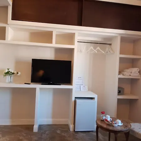 Joss בית הארחה